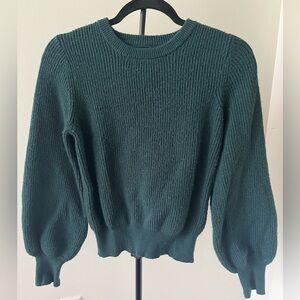 Balloon sleeve sweater, dark green.